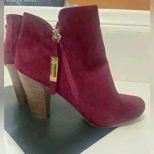 Breckelles Suede Booties Color Wine